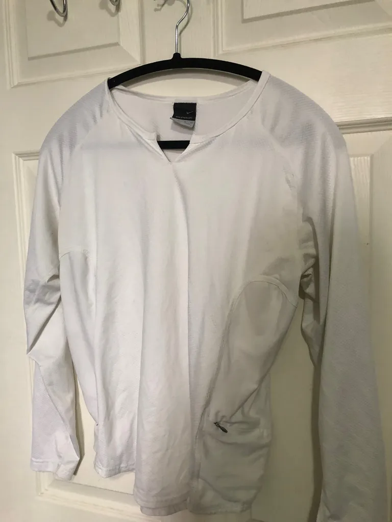 Nike Workout Top Size Medium photo 1
