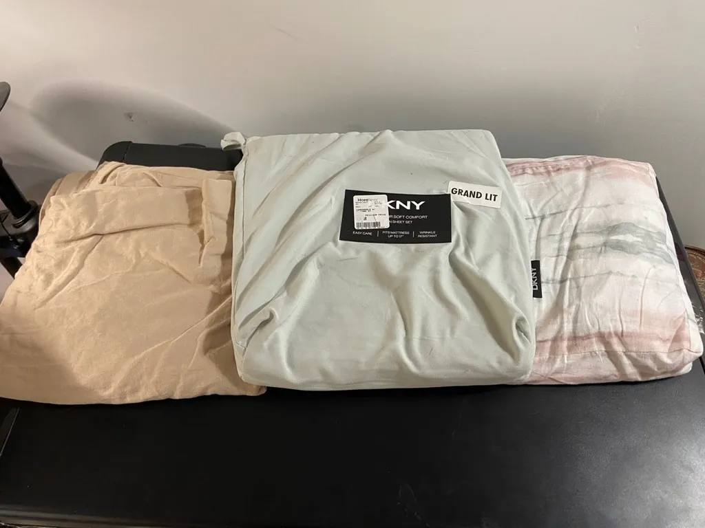 Three Non-fitted Sheets photo 1