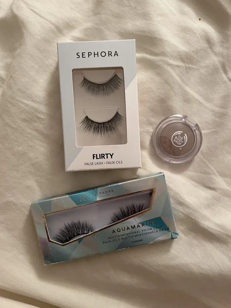 Makeup False Lashes And Eyeshadow photo 1