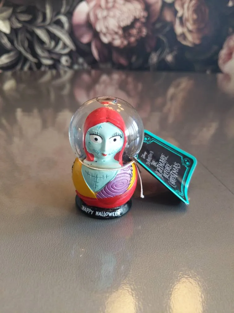 ***FREE*** Sally From Nightmare Before Xmas Mini Globe photo 1