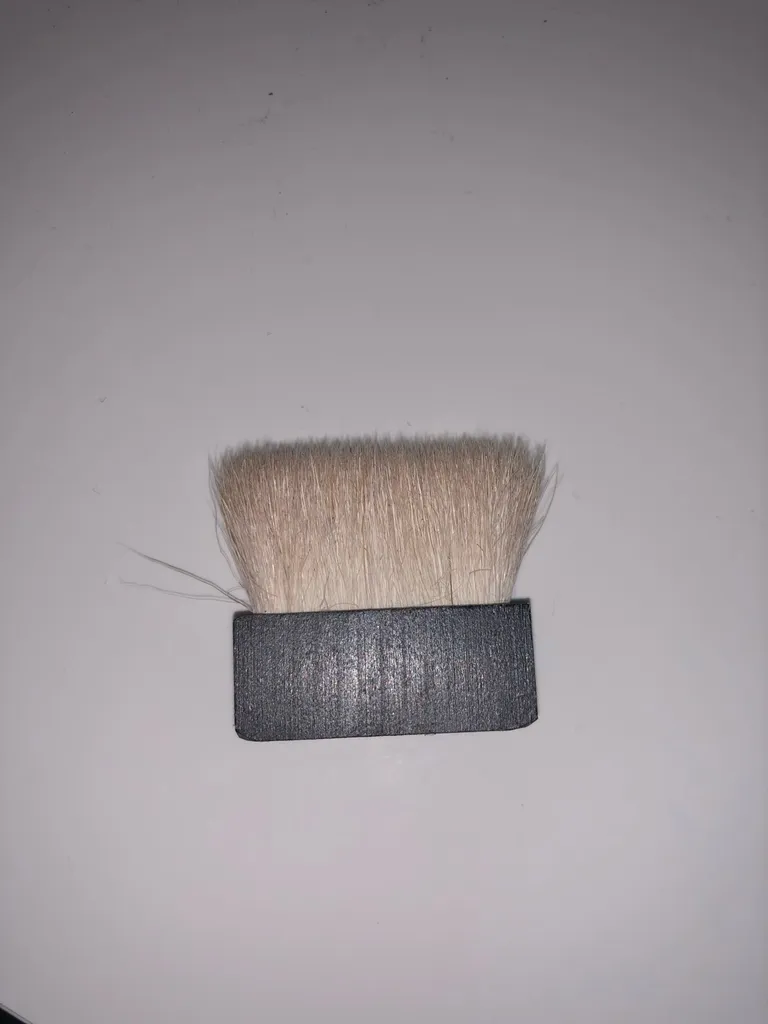 mini makeup brush photo 1