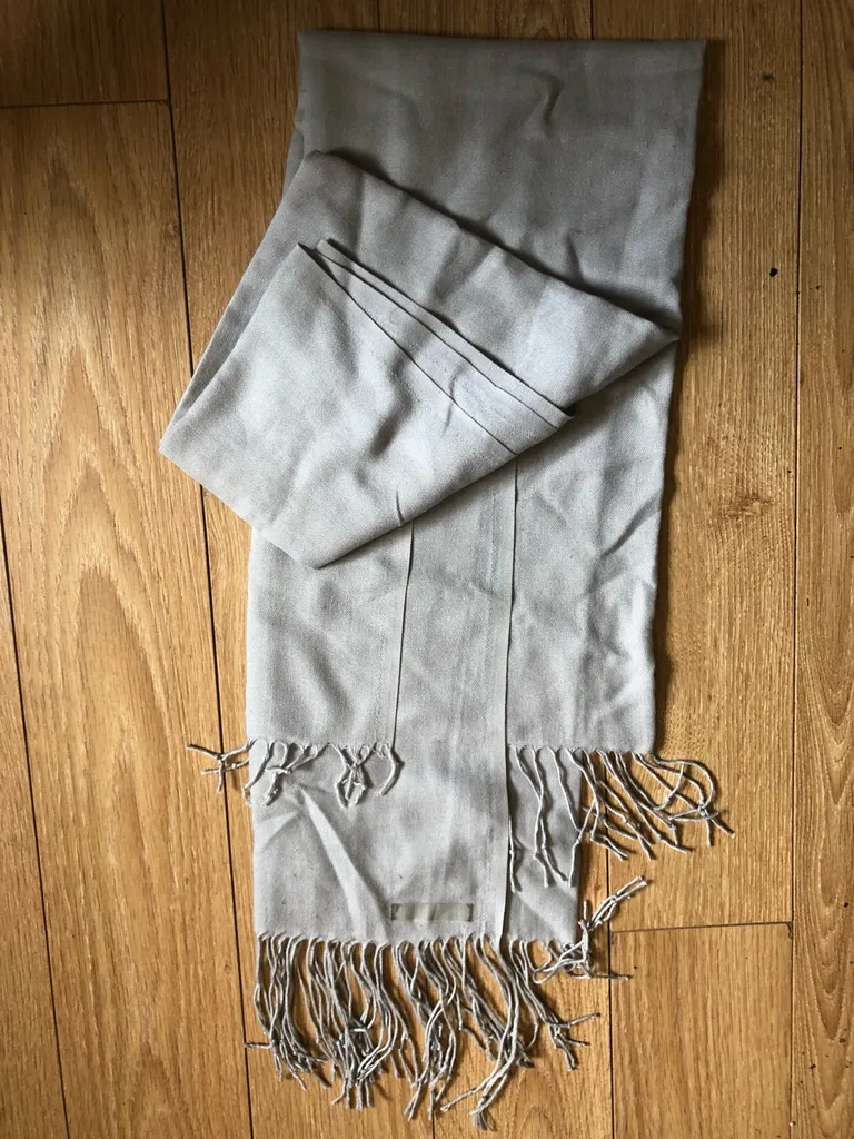 Light Grey Pashmina photo 1