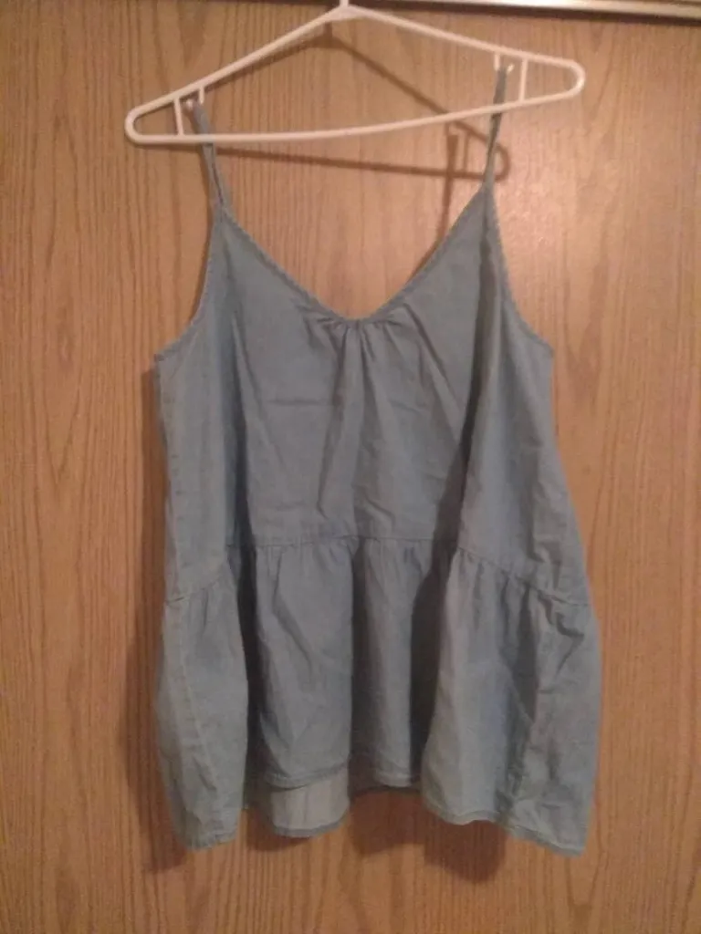 Size L Vero Moda Chambray Tank Top photo 1
