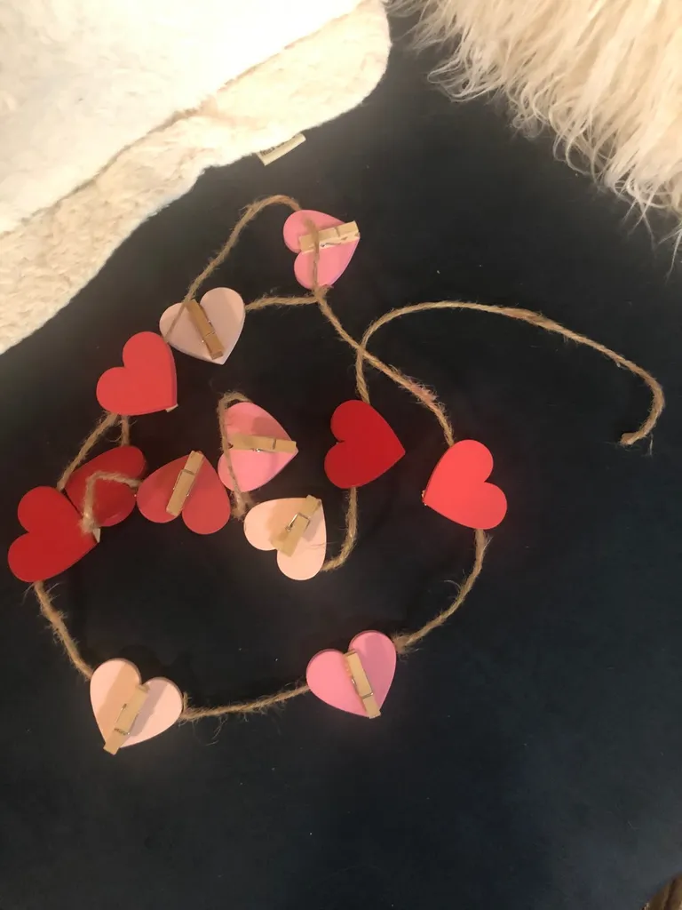 Heart String For Hanging Pictures Or Notes photo 1