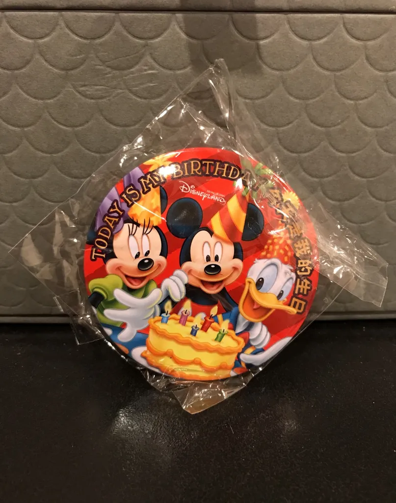 Disneyland Hong Kong Park Birthdays Badge photo 1