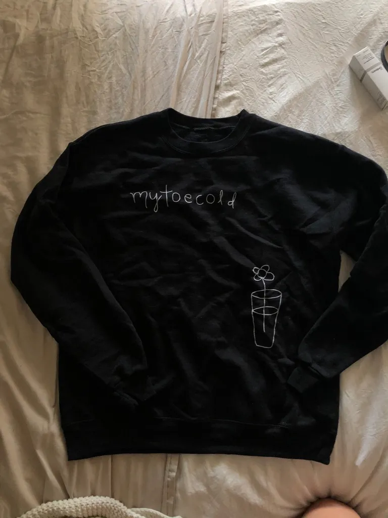 Never Worn Merch photo 1