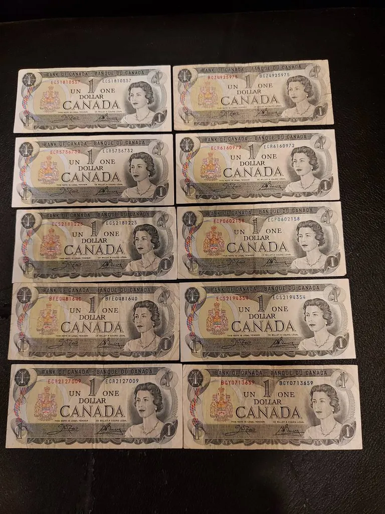 Old Canadian 1 Dollar Bills photo 1