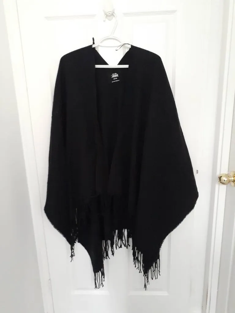 Black Shawl photo 1