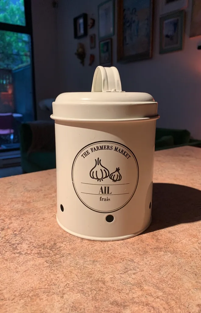 Cute Garlic Storer photo 1