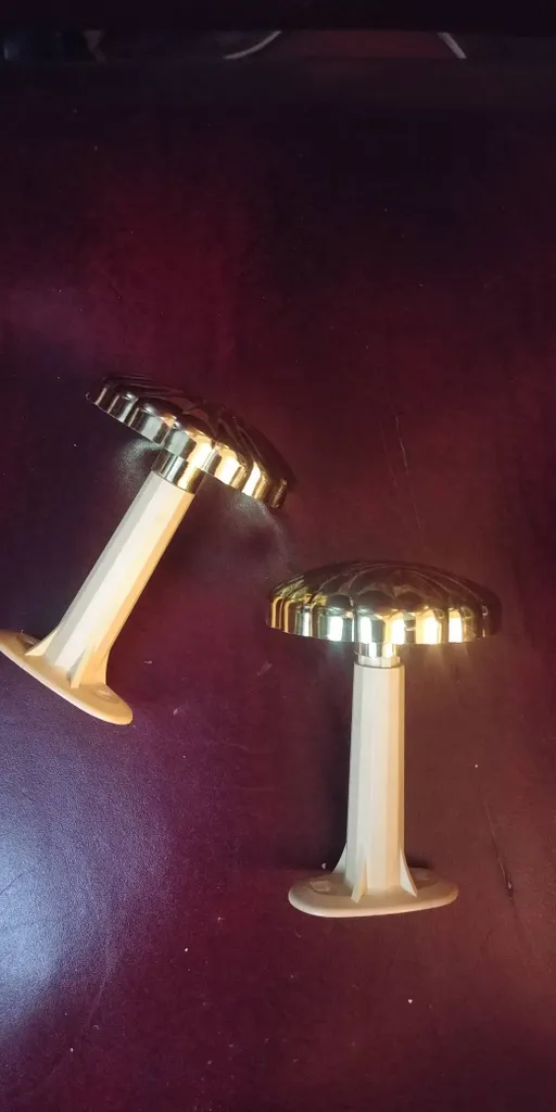 Plastic Drapery Pulls photo 1