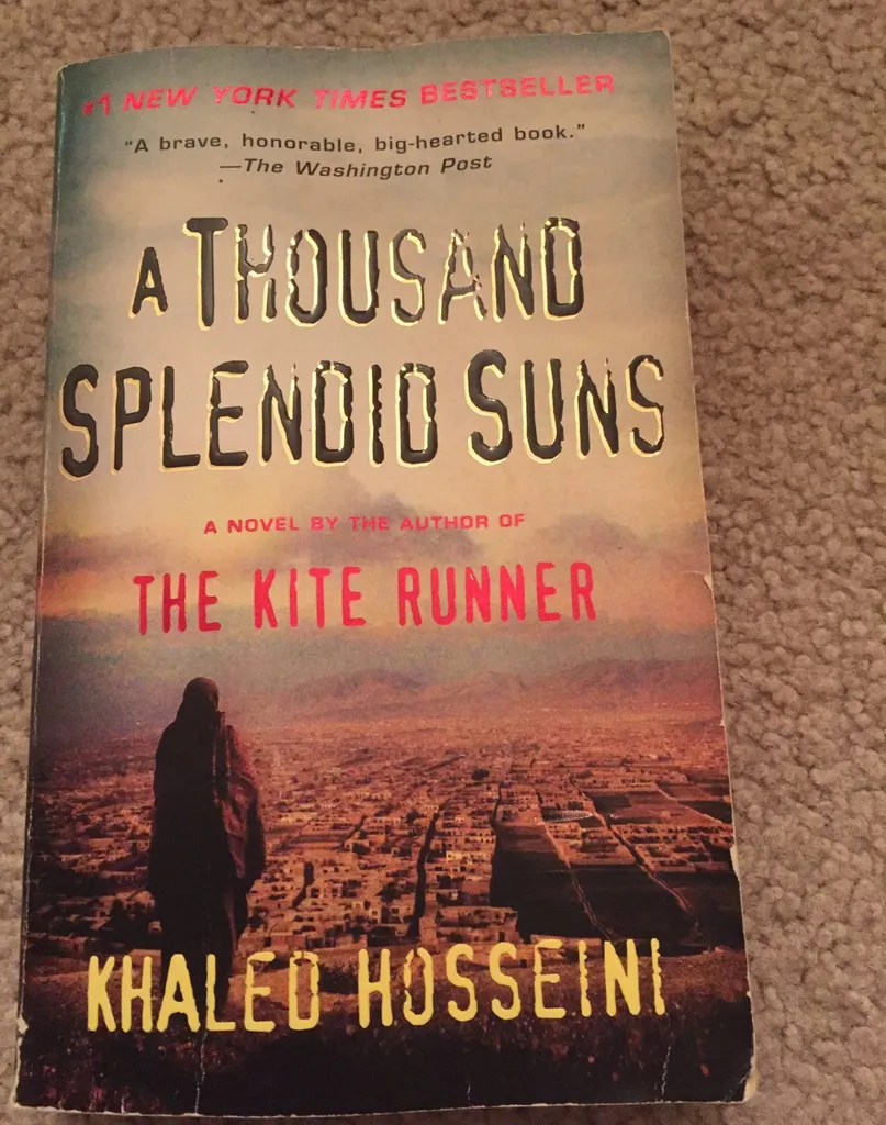 A Thousand Splendid Suns - By Khalid Hosseini photo 1
