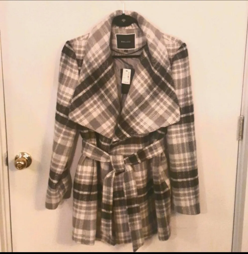 Size L - BNWT RW&CO Coat photo 1