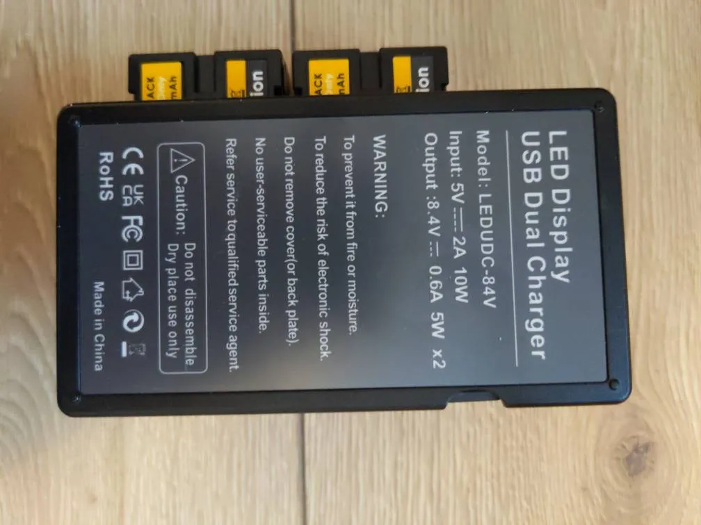 2 LED Batteries + Charger photo 1