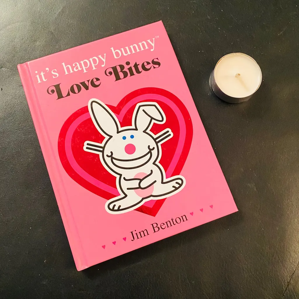 Happy Bunny Love Bites (book) photo 1
