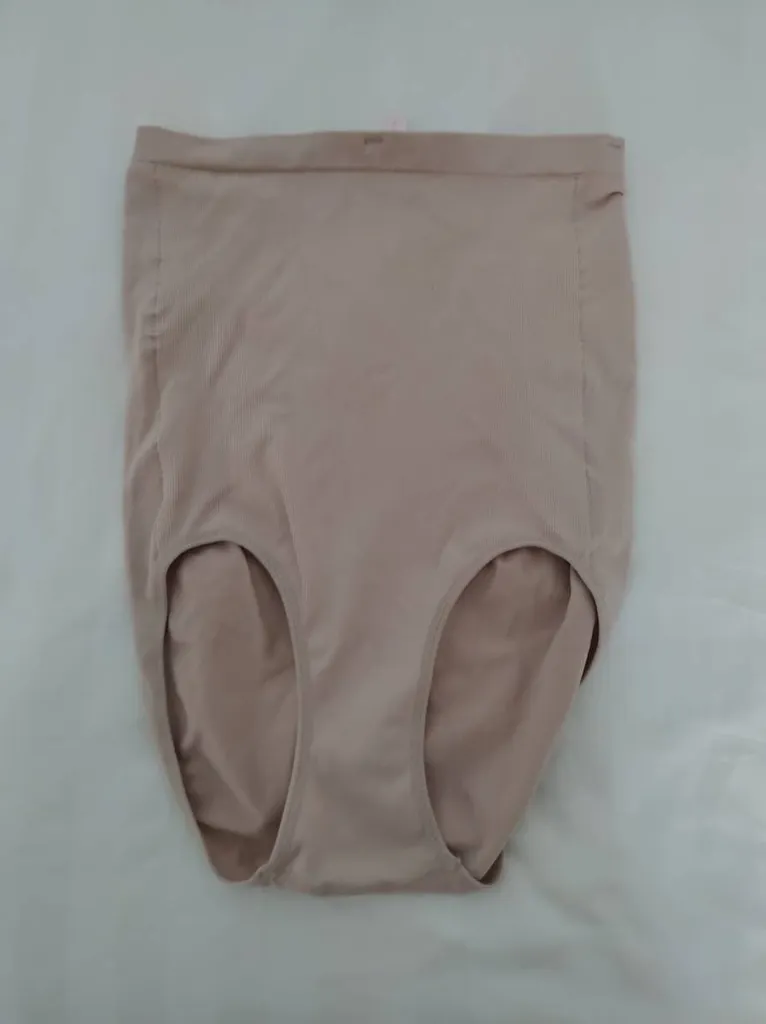 La Vie En Rose Body Shaper photo 1