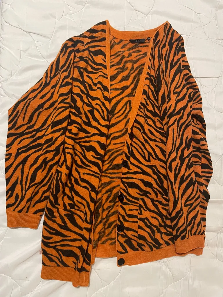 Vintage(?) 80% Wool Cardigan 🐅 photo 1