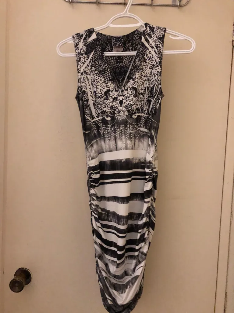 Black/white Dress photo 1