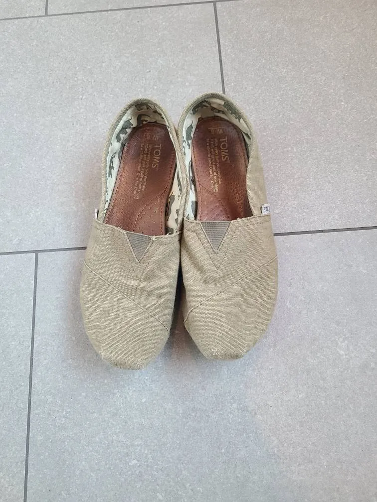 Tom's Shoes photo 1