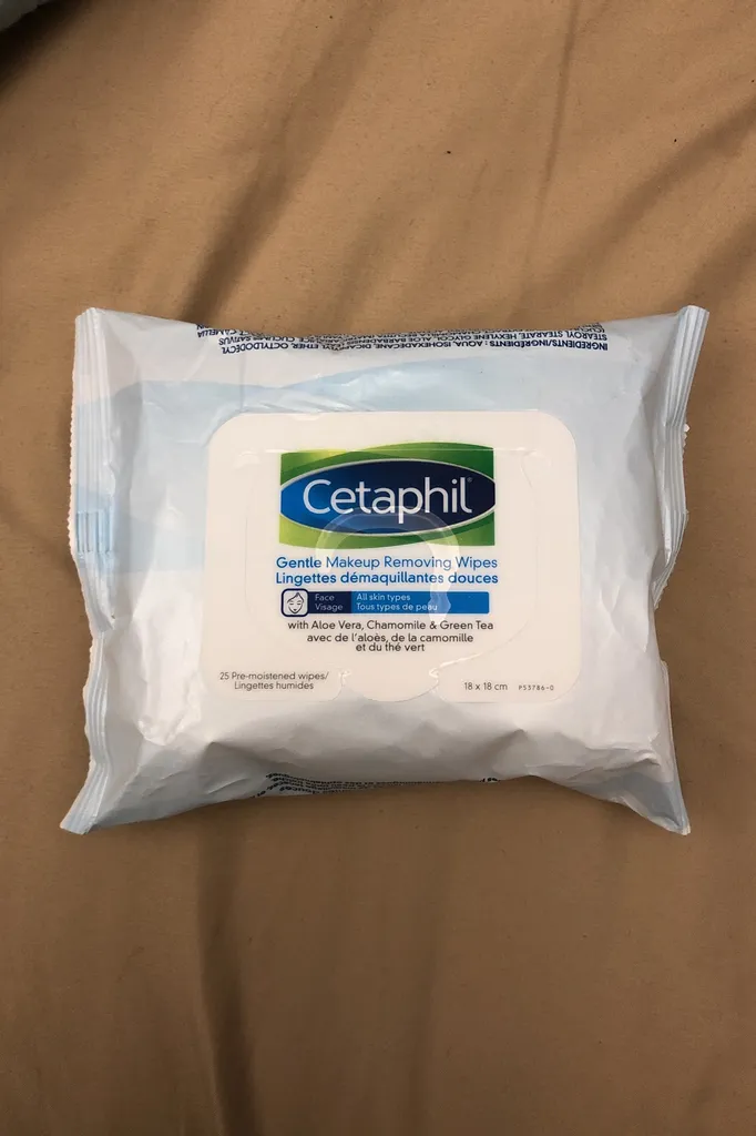 Cetaphil Makeup Wipes photo 1