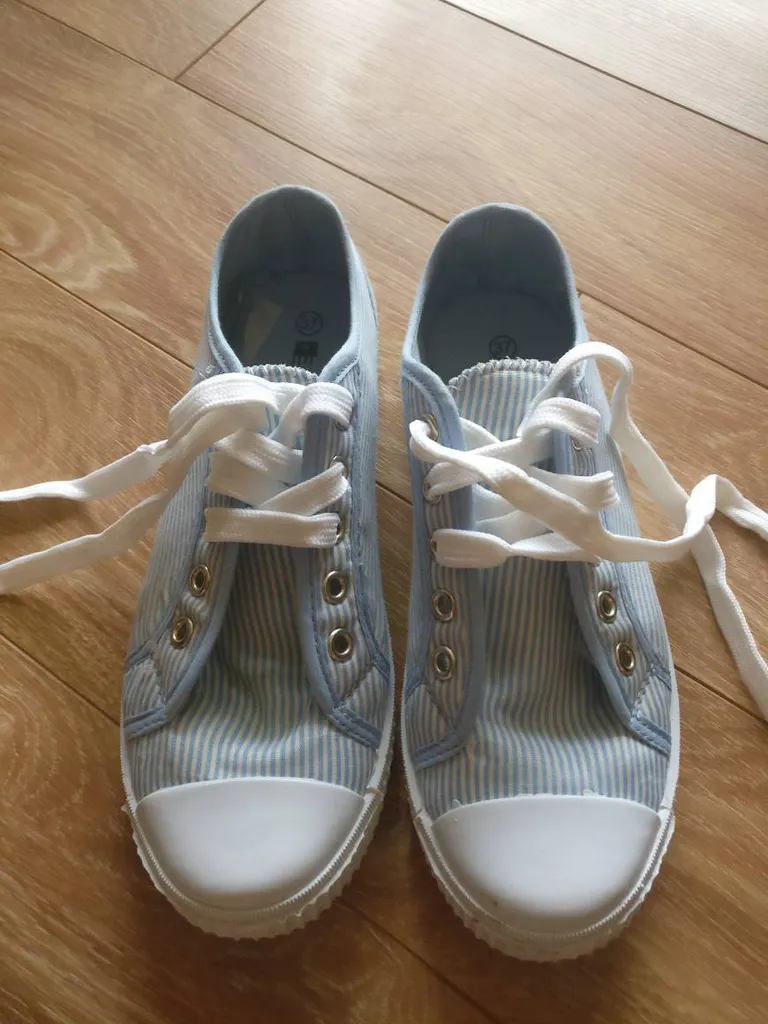 Women Shoes Size 37 Size 6.6 photo 1