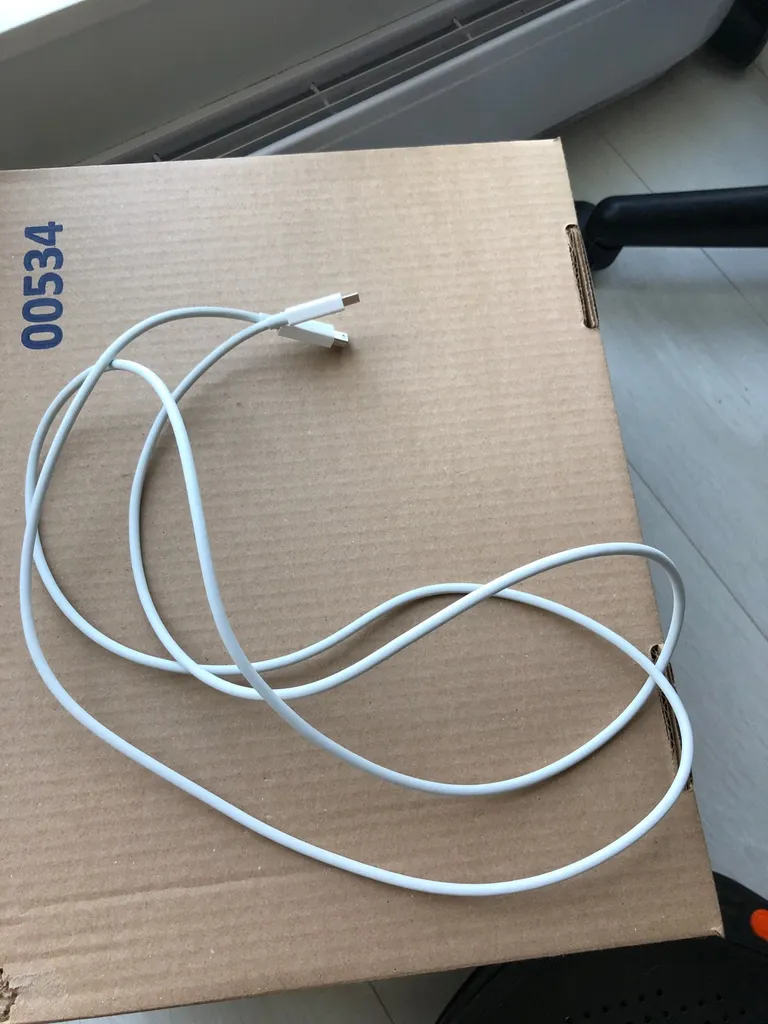 Thunderbolt Cable photo 1