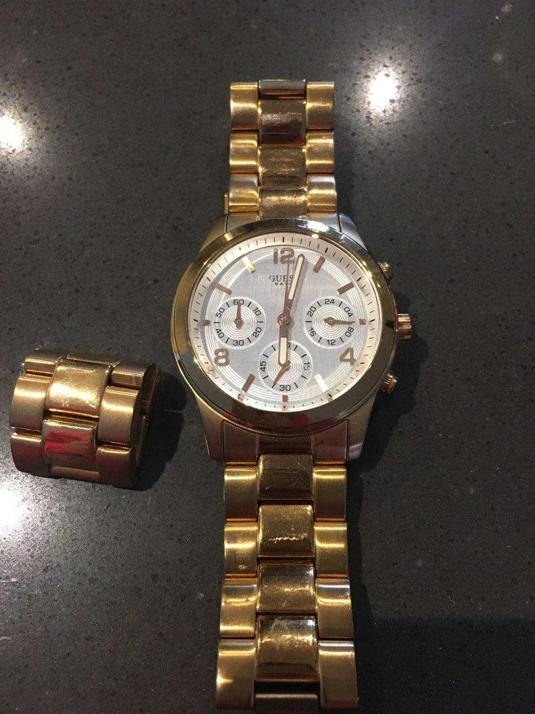 Guess women watch photo 1