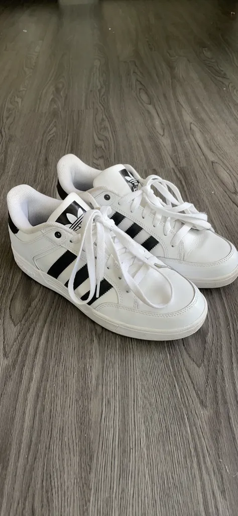 Adidas sneakers photo 1