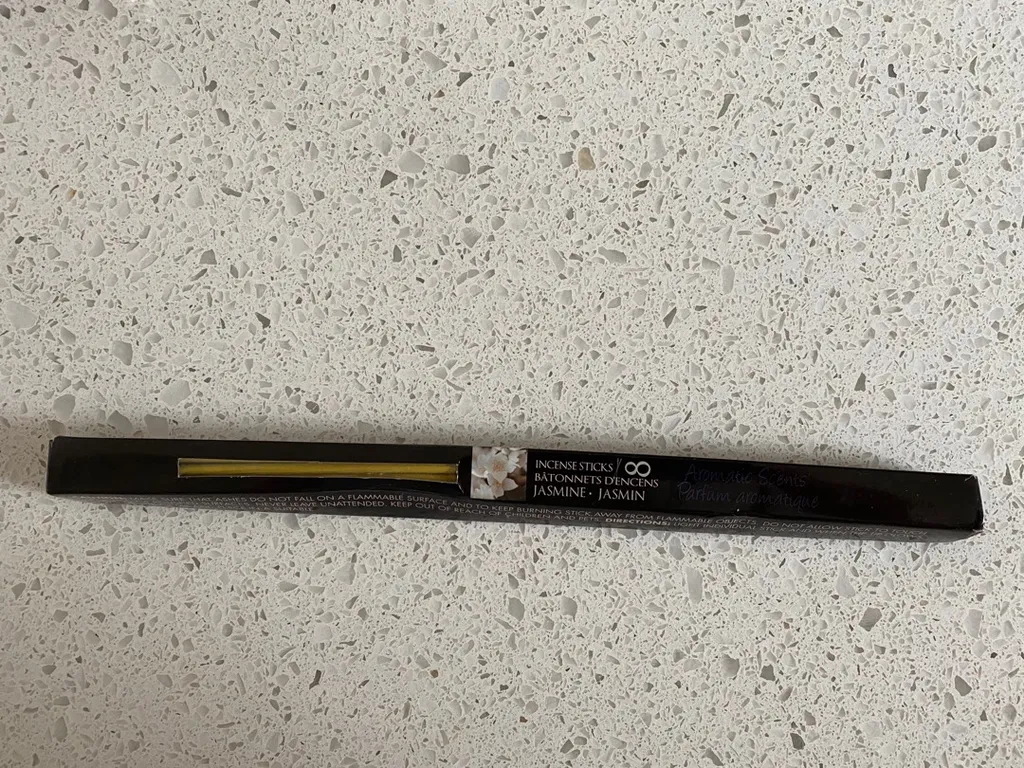 8 Jasmine Scented Incense Sticks photo 1