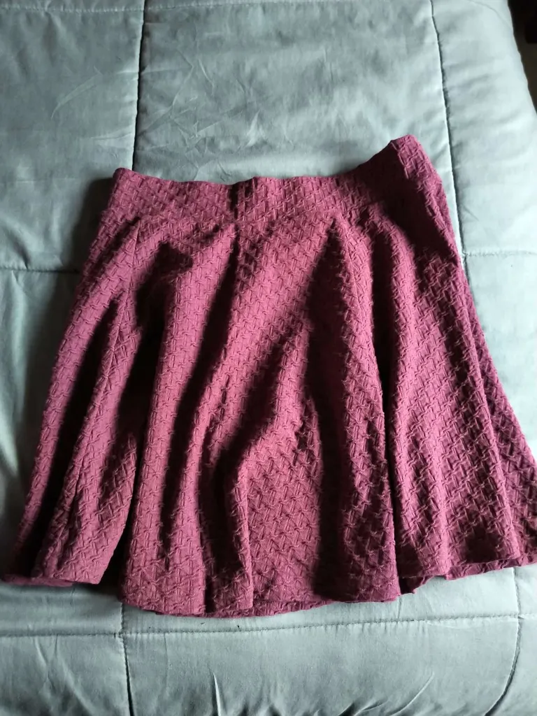 New H&M Maroon Mini Skirt photo 1
