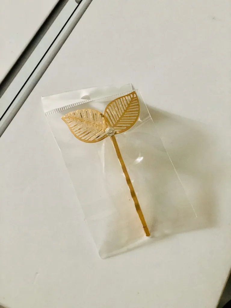 Golden Leaves Hair Pin photo 1