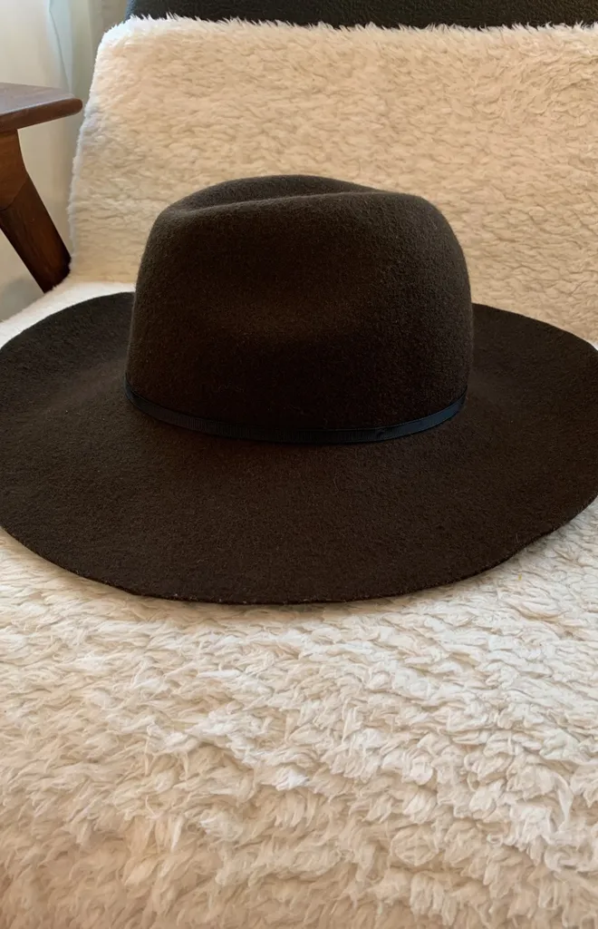 Beautiful Wool Hat photo 1