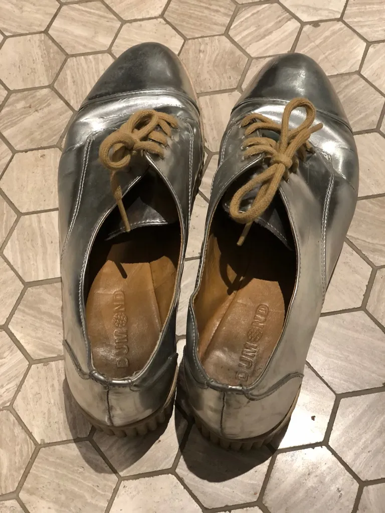 Silver Brogues Size 7 photo 1
