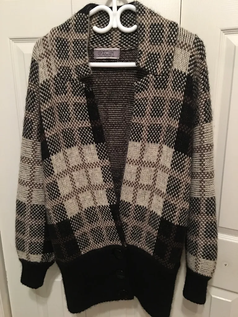 Winter Sweater / Light Coat photo 1