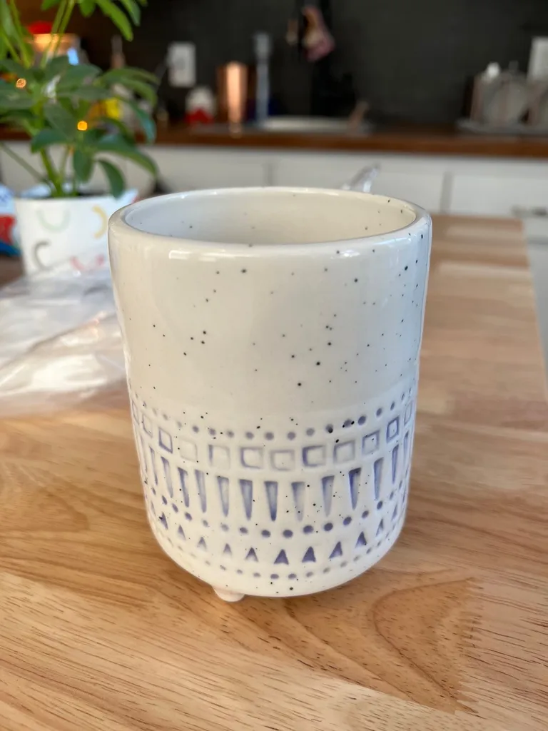 Small Planter With Feet photo 1