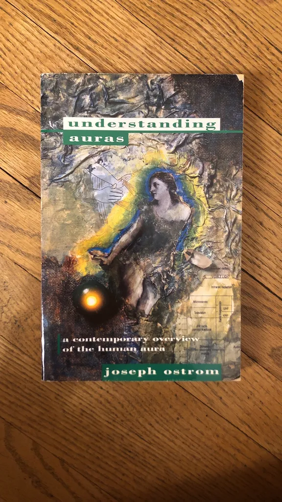 Understanding Auras Book photo 1