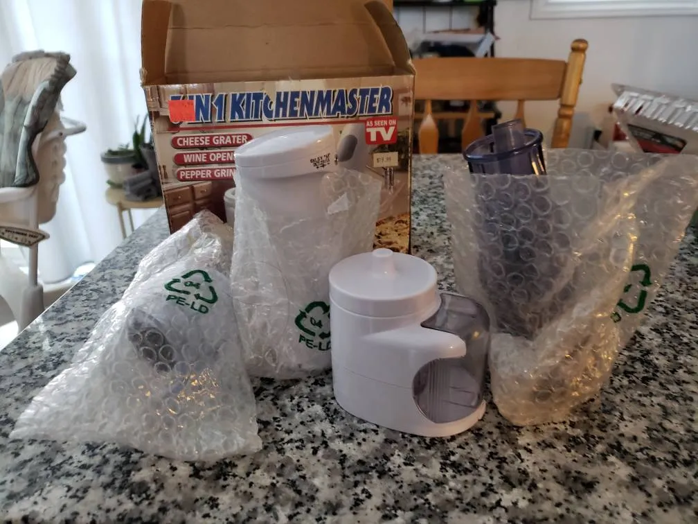 3 in 1 Pepper Mill - Battery Operated photo 1