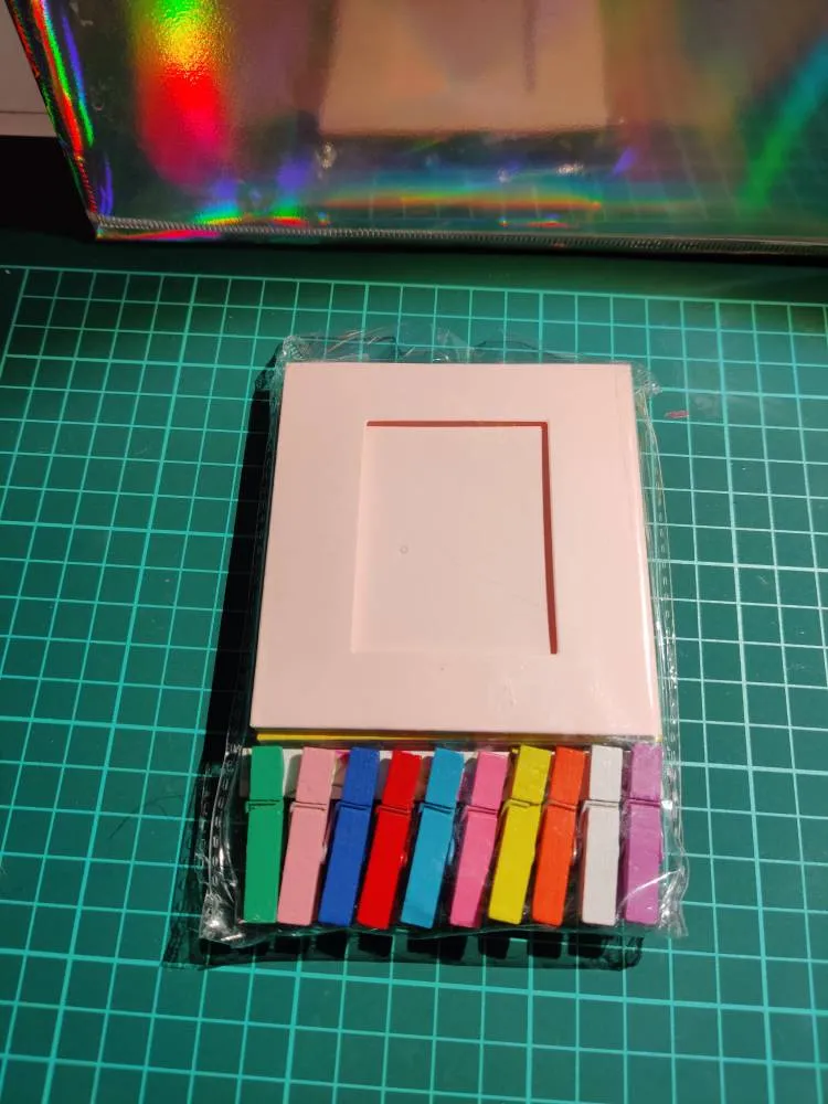 Fujifilm Picture Hanger photo 1