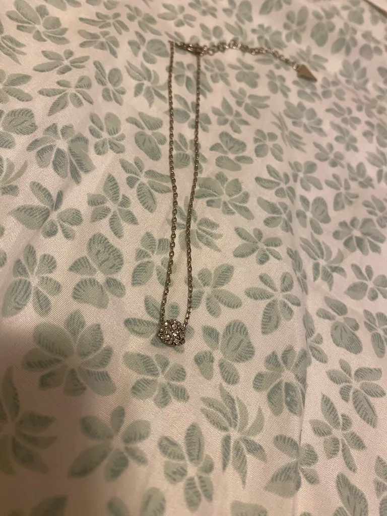 Guess Necklace photo 1