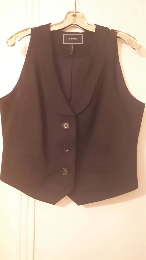 LeChateau Vest photo 1