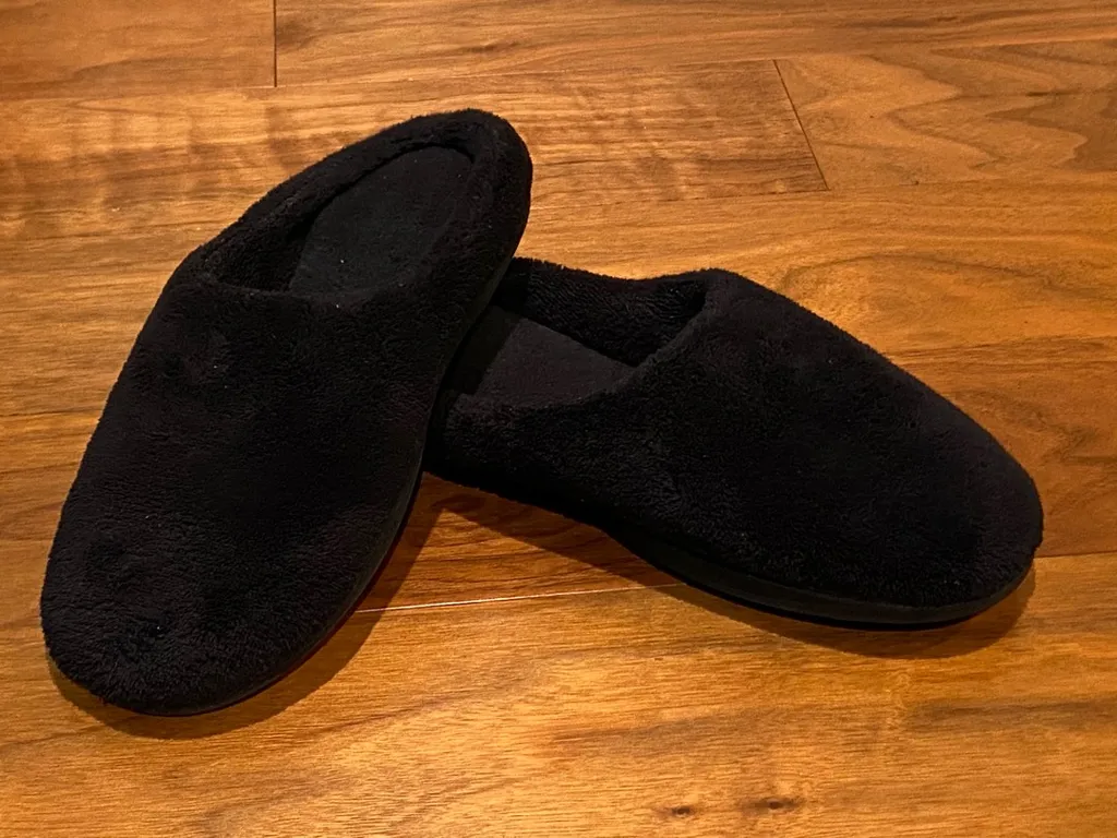 Dearfoam Cushioned Slippers (size M/L) photo 1