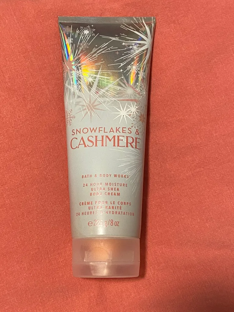 Snowflakes And Cashmere B&B Lotion photo 1