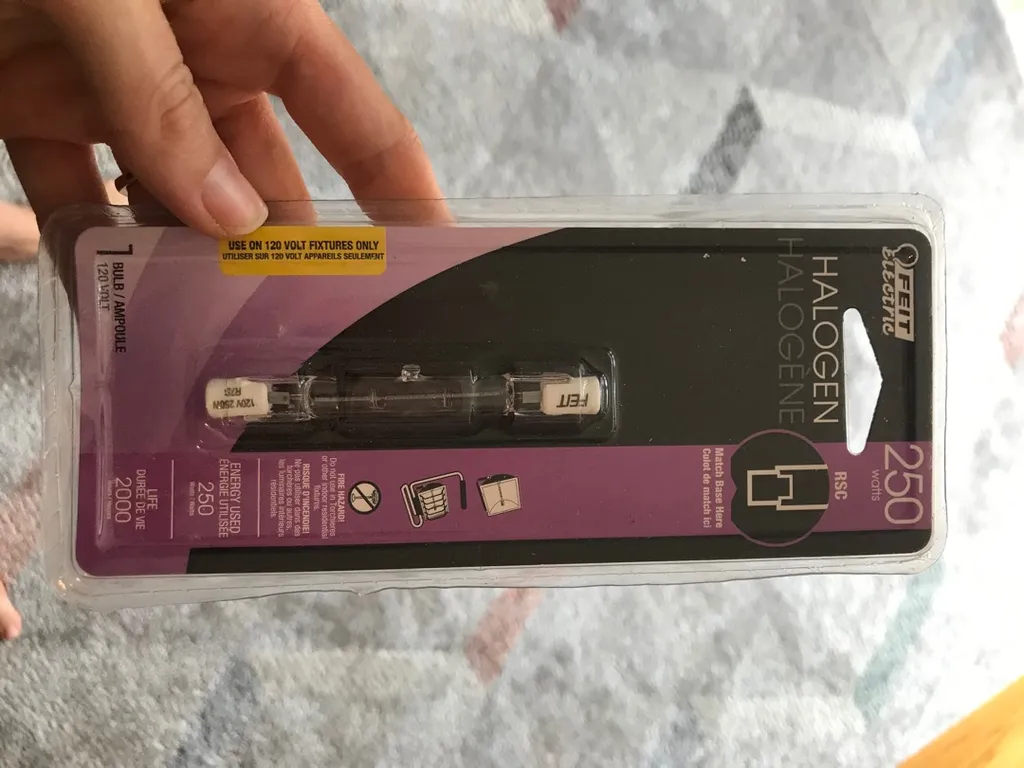 🆓 Halogen Light photo 1