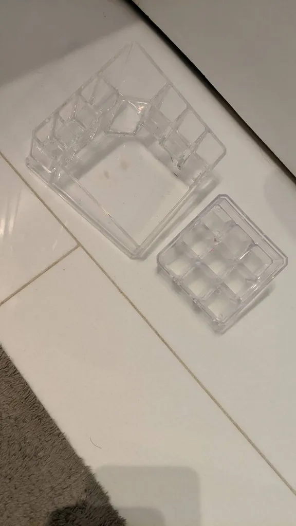 Acrylic Makeup Holders photo 1