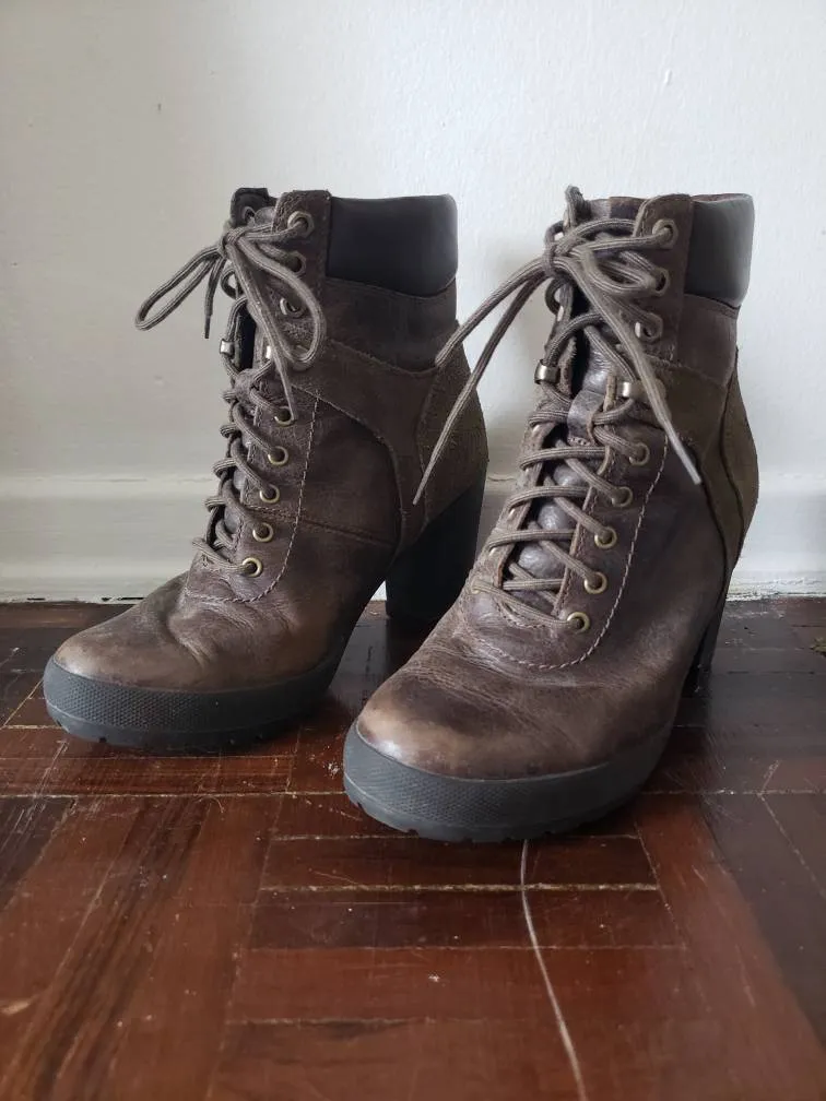 Timberland Heel Boots Womens US 6.5 photo 1