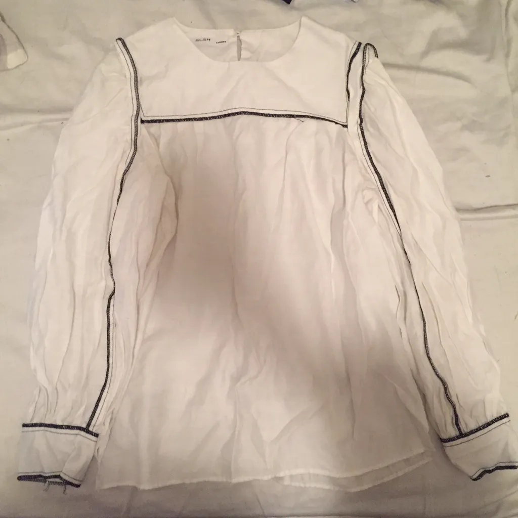 Classic white top photo 1