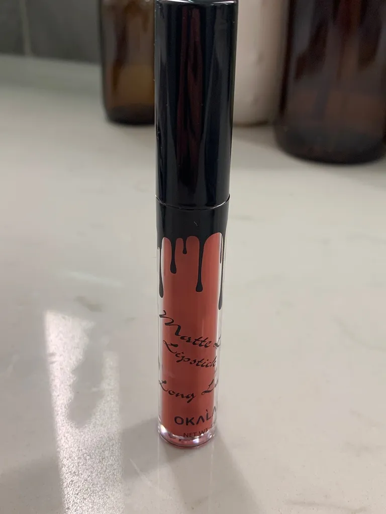 Coral Pink Liquid Lipstick photo 1