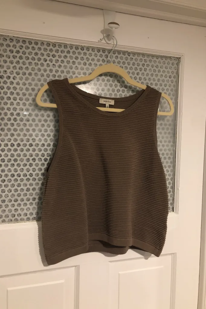 Babaton Pullover Vest photo 1