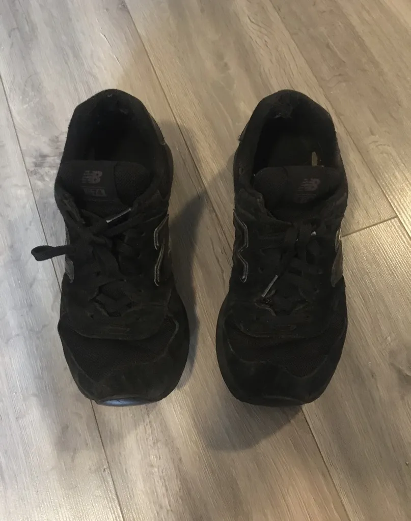 New Balance Trainers Sz 6 US photo 1