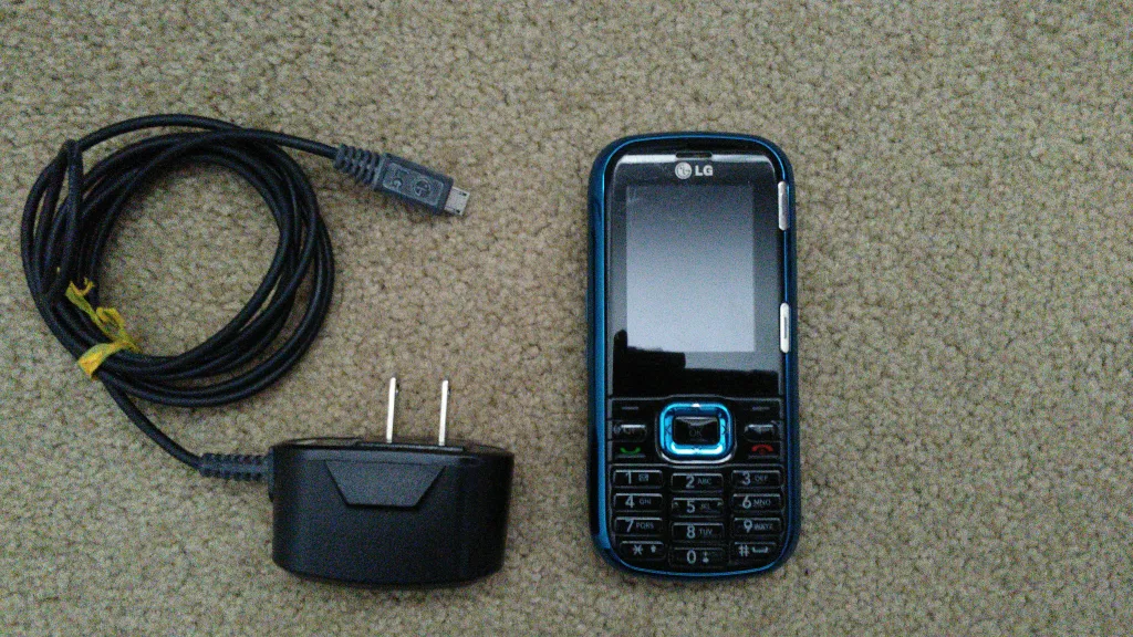 Old LG cellphone photo 1