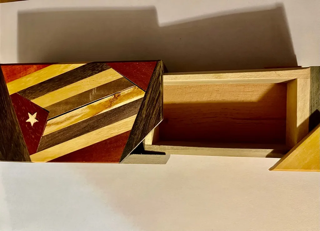 Cuban Secret Trinket Box photo 1